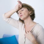 Симптомы климакса у женщин, возраст наступления и лечение